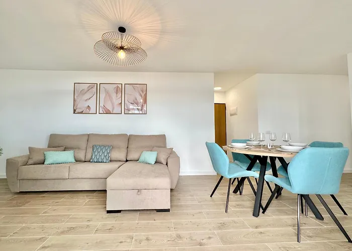 Torres De Yomely - M6d * Playa de las Americas (Tenerife)