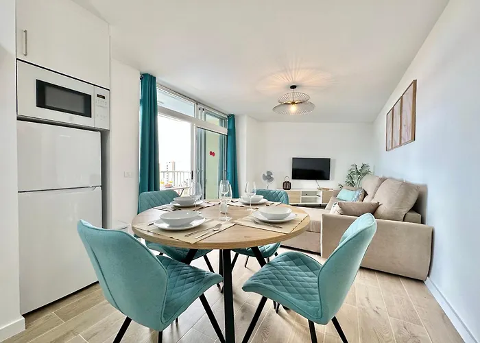 Torres De Yomely - M6d * Playa de las Americas (Tenerife)