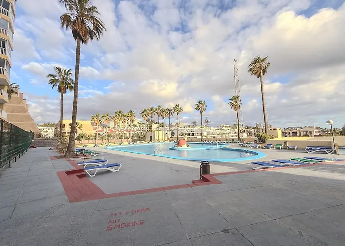 Torres De Yomely - M6d * Playa de las Americas (Tenerife)